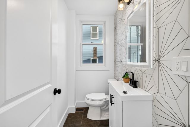 46 Walden St 46, Cambridge, MA 02140