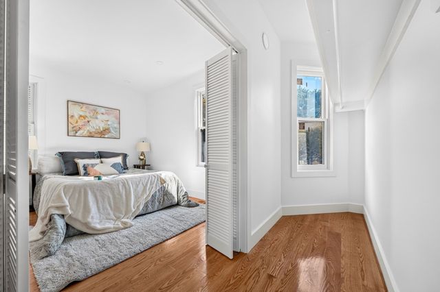 46 Walden St 46, Cambridge, MA 02140