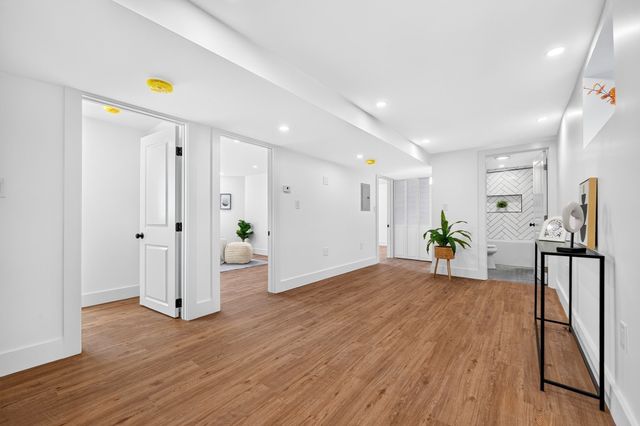 46 Walden St 46, Cambridge, MA 02140