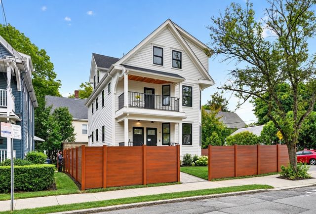 46 Walden St 46, Cambridge, MA 02140