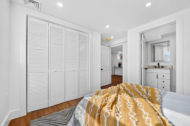 46 Walden St 46, Cambridge, MA 02140