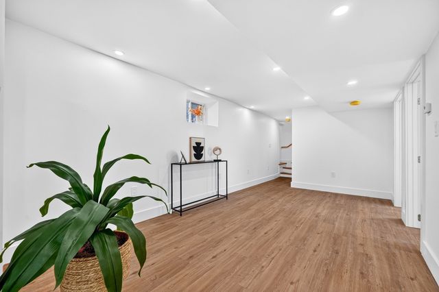 46 Walden St 46, Cambridge, MA 02140