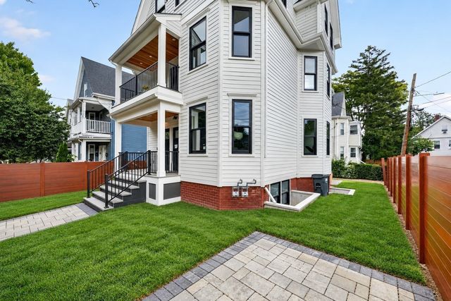 46 Walden St 46, Cambridge, MA 02140