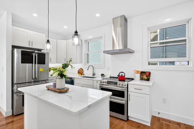 46 Walden St 46, Cambridge, MA 02140