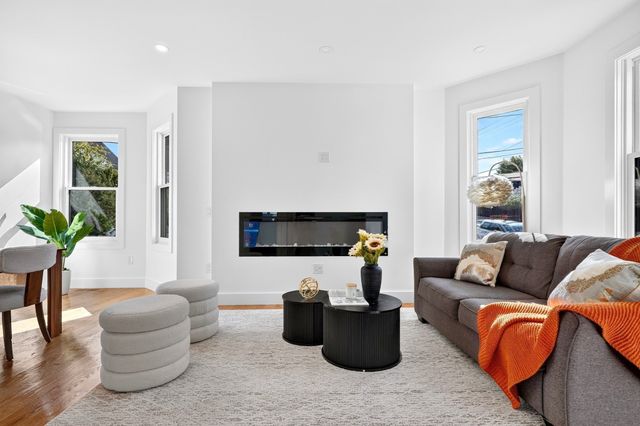 46 Walden St 46, Cambridge, MA 02140