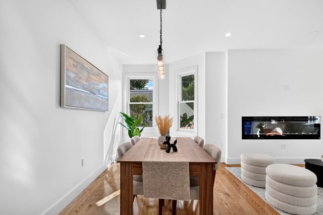 46 Walden St 46, Cambridge, MA 02140
