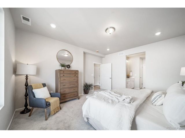 21845 E 51st Dr, Aurora, CO 80019