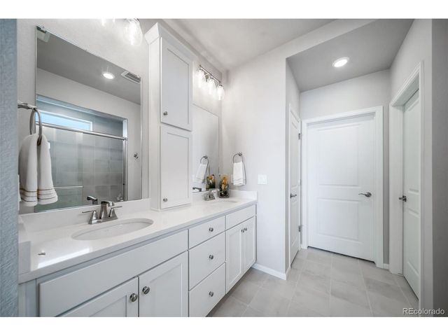 21845 E 51st Dr, Aurora, CO 80019