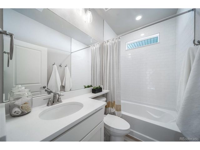 21845 E 51st Dr, Aurora, CO 80019