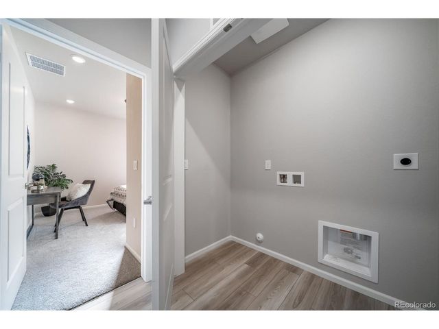 21845 E 51st Dr, Aurora, CO 80019