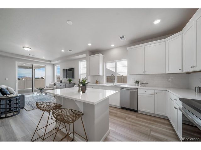 21845 E 51st Dr, Aurora, CO 80019