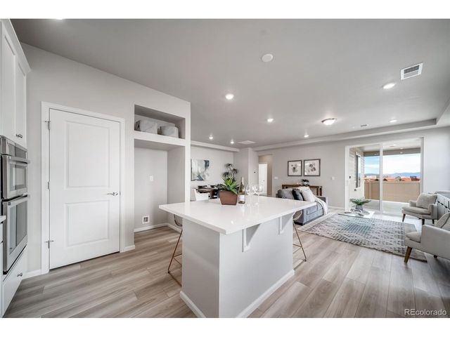 21845 E 51st Dr, Aurora, CO 80019