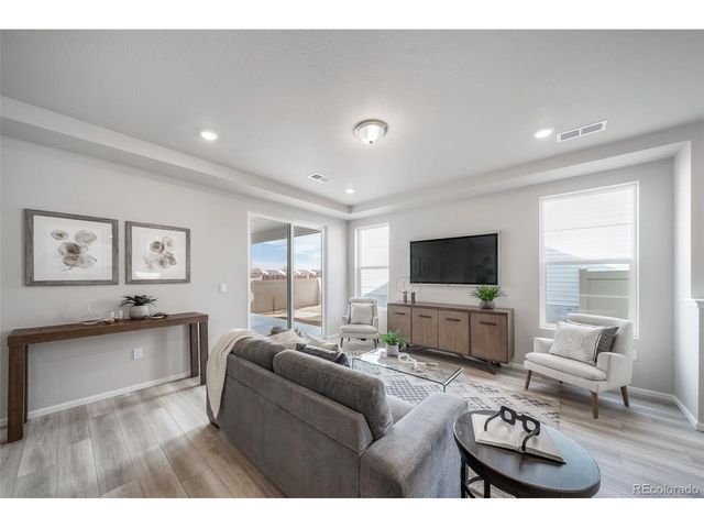 21845 E 51st Dr, Aurora, CO 80019