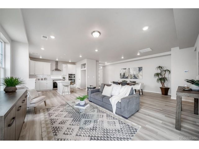 21845 E 51st Dr, Aurora, CO 80019