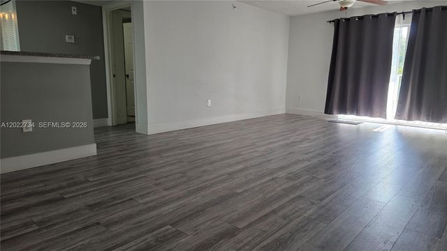 5011 Wiles Rd 203, Coconut Creek, FL 33073