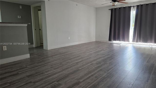 5011 Wiles Rd 203, Coconut Creek, FL 33073