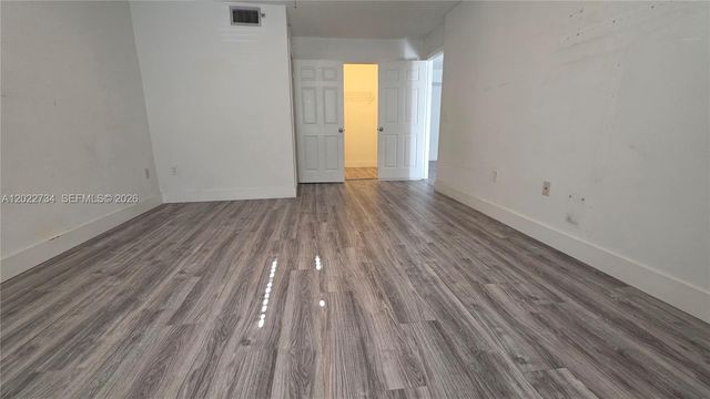 5011 Wiles Rd 203, Coconut Creek, FL 33073