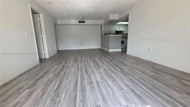 5011 Wiles Rd 203, Coconut Creek, FL 33073