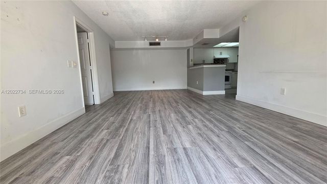 5011 Wiles Rd 203, Coconut Creek, FL 33073