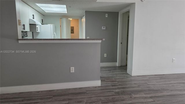5011 Wiles Rd 203, Coconut Creek, FL 33073