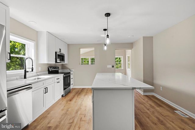 459 FOREST VIEW DR, Kearneysville, WV 25430