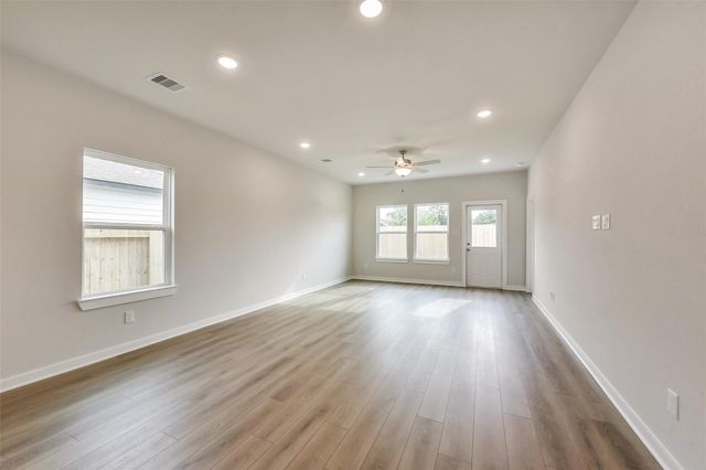 1990 Brookpointe Lane, Dayton, TX 77535