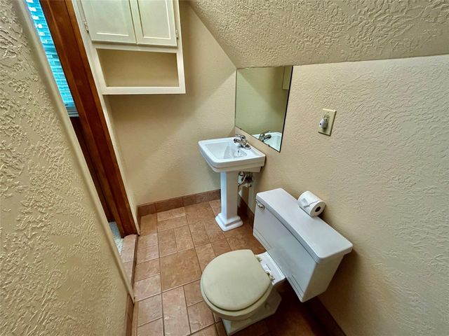 3308 Avenue B, Nederland, TX 77627