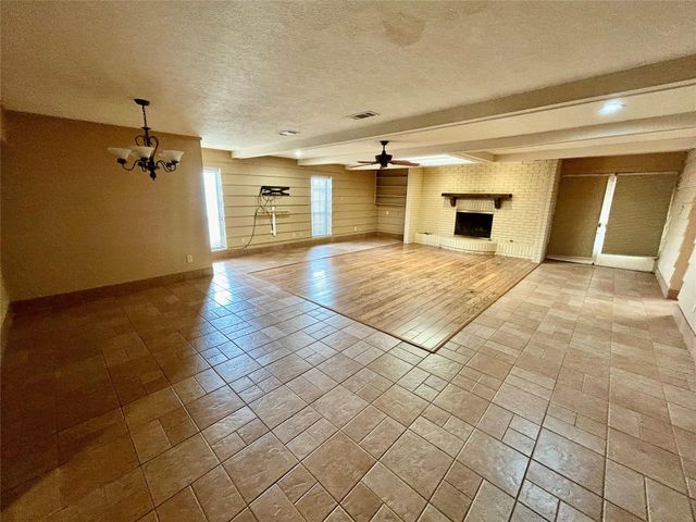 3308 Avenue B, Nederland, TX 77627