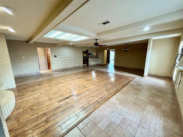 3308 Avenue B, Nederland, TX 77627