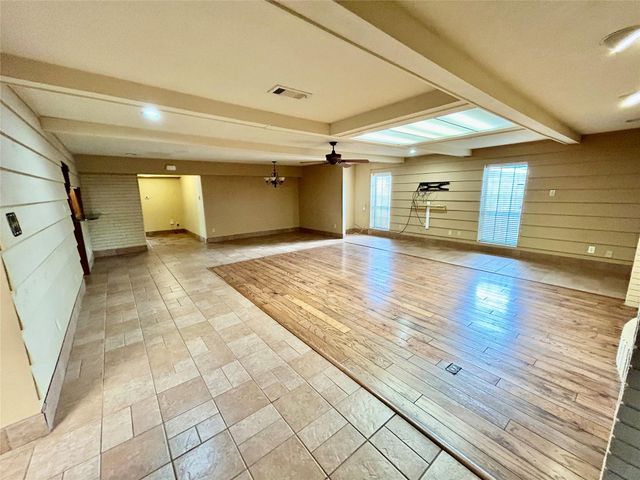 3308 Avenue B, Nederland, TX 77627