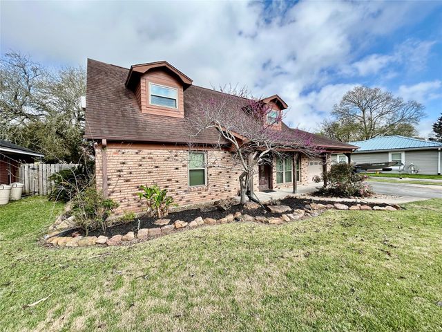 3308 Avenue B, Nederland, TX 77627