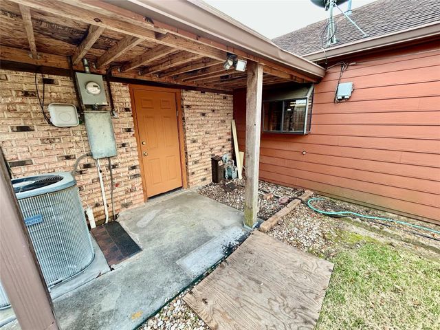 3308 Avenue B, Nederland, TX 77627