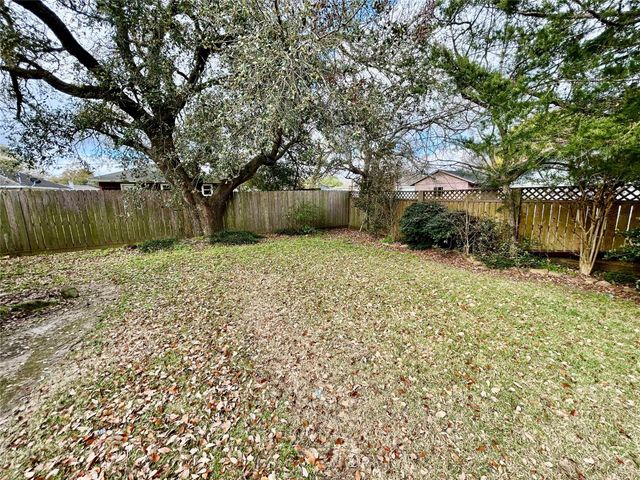 3308 Avenue B, Nederland, TX 77627