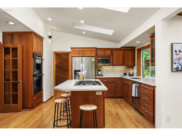 4602 Sw 25TH Ave, Portland, OR 97239