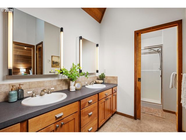 4602 Sw 25TH Ave, Portland, OR 97239