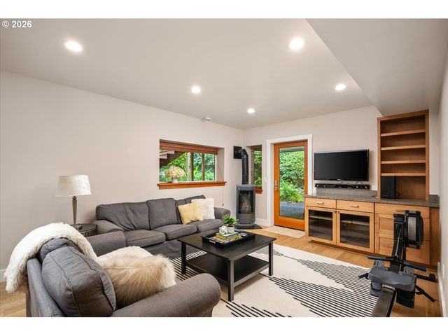4602 Sw 25TH Ave, Portland, OR 97239