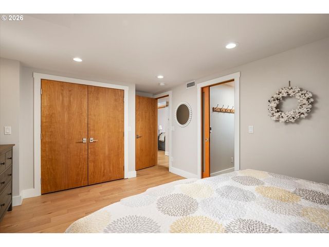 4602 Sw 25TH Ave, Portland, OR 97239
