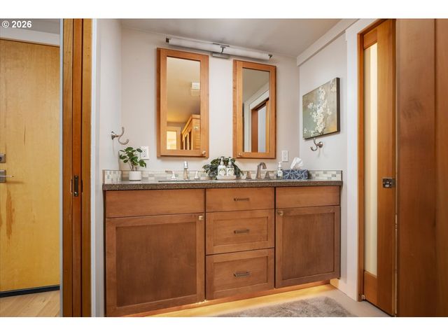4602 Sw 25TH Ave, Portland, OR 97239