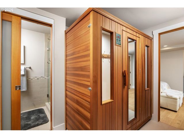 4602 Sw 25TH Ave, Portland, OR 97239