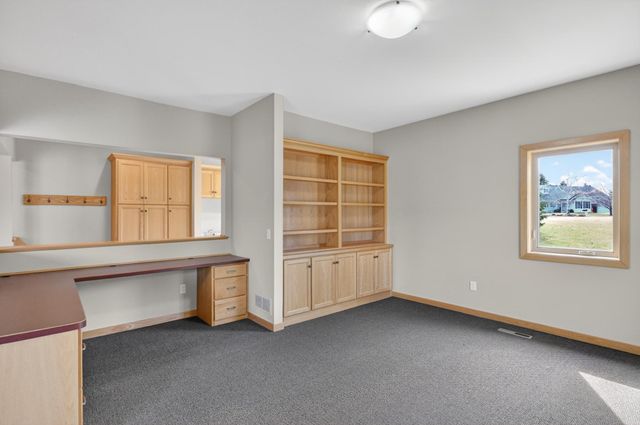 1328 Armstrong Road NW, Alexandria, MN 56308