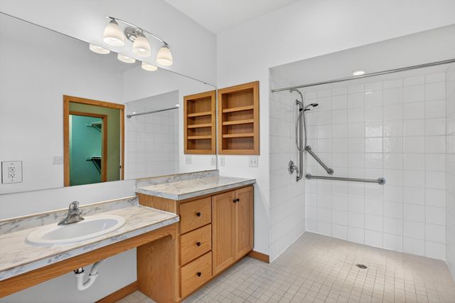 1328 Armstrong Road NW, Alexandria, MN 56308