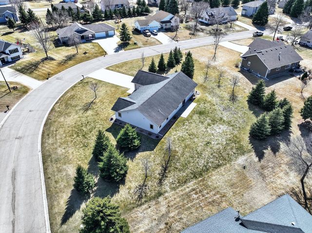 1328 Armstrong Road NW, Alexandria, MN 56308