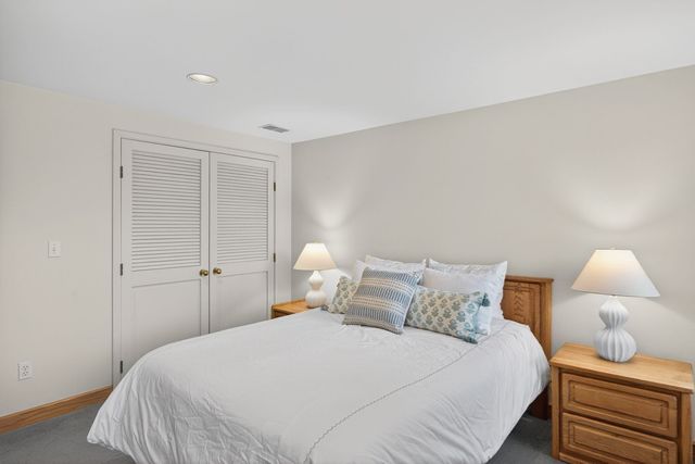 15 Hedge Lane, Falmouth, MA 02540