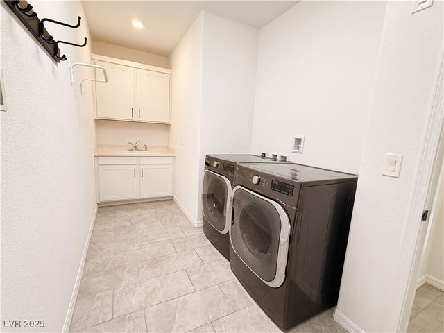 8415 Iron Heart Lane, Las Vegas, NV 89113