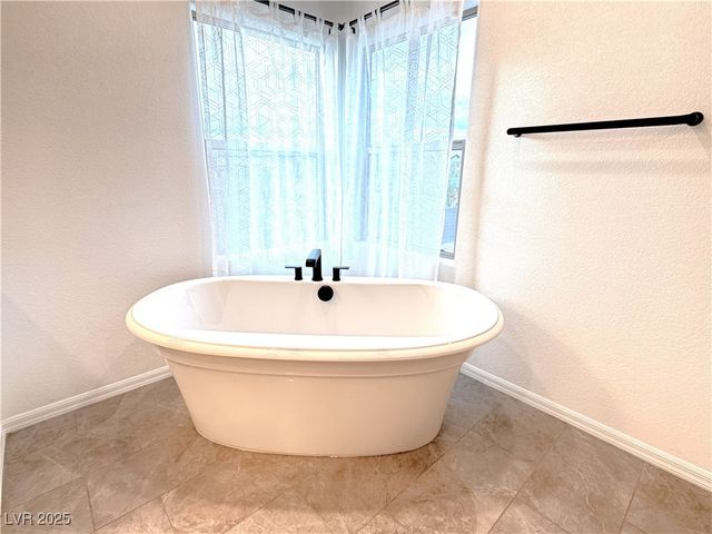 8415 Iron Heart Lane, Las Vegas, NV 89113