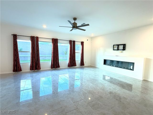 8415 Iron Heart Lane, Las Vegas, NV 89113