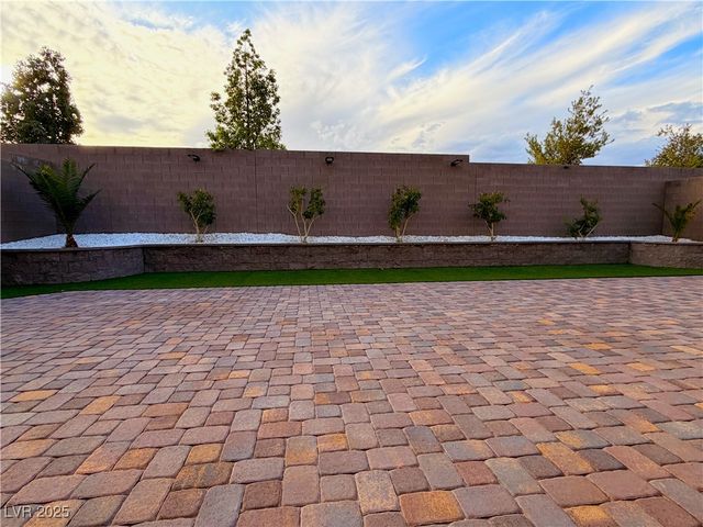 8415 Iron Heart Lane, Las Vegas, NV 89113