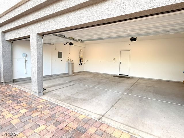 8415 Iron Heart Lane, Las Vegas, NV 89113