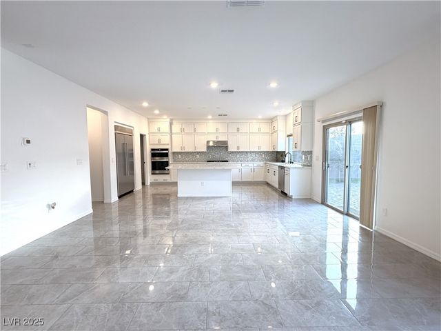 8415 Iron Heart Lane, Las Vegas, NV 89113