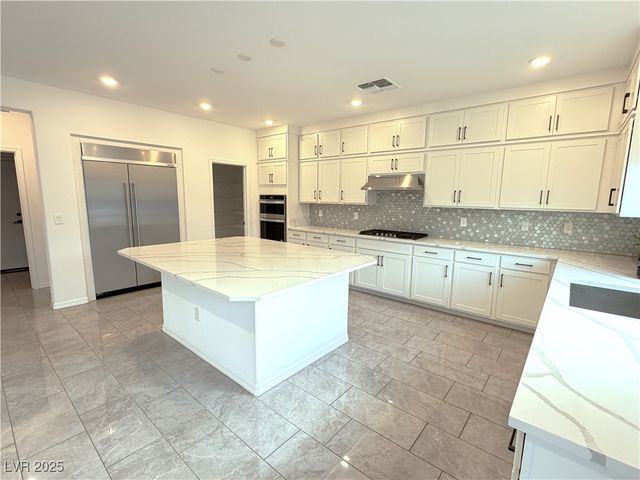 8415 Iron Heart Lane, Las Vegas, NV 89113